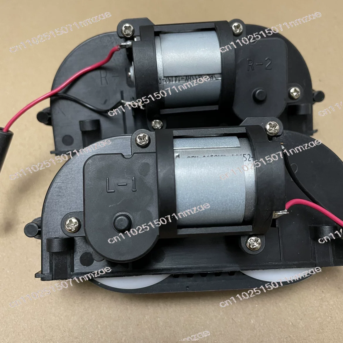 CC903 CC906 ล้อเลื่อนหุ่นยนต์ท - Window Cleaning Robot Automatic บทวิจารณ์และราคา